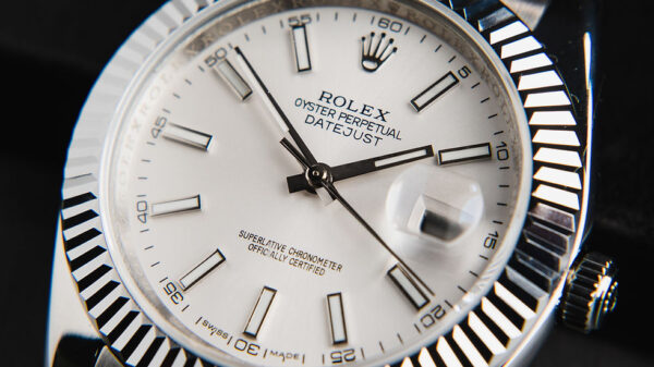 Rolex Datejust 41/36mm Aço Mostrador Branco, Luneta Canelada, Pulseira Jubilee - Image 9