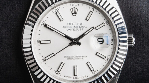 Rolex Datejust 41/36mm Aço Mostrador Branco, Luneta Canelada, Pulseira Jubilee - Image 4