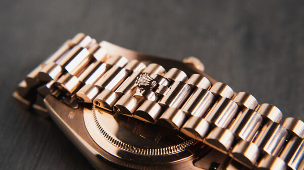 Rolex Day-Date 40mm Everose Mostrador Verde, Luneta Canelada, Pulseira President - Image 8