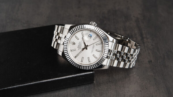 Rolex Datejust 41/36mm Aço Mostrador Branco, Luneta Canelada, Pulseira Jubilee - Image 2