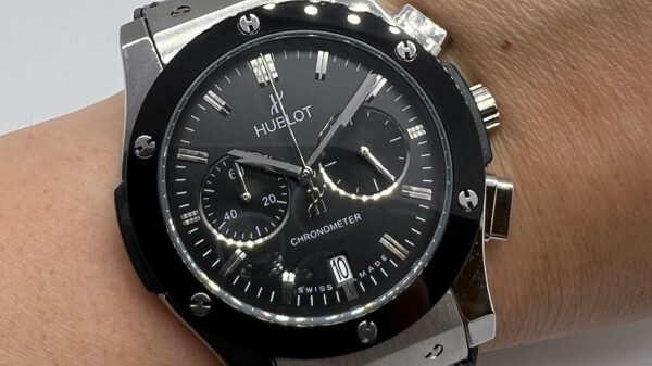 Hublot Classic Chrono 45mm Aço Mostrador Preto Bisel Aço Pulseira Borracha/Couro - Image 3