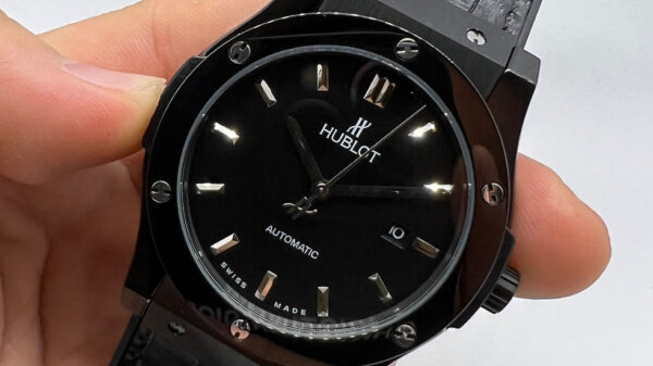 Hublot Classic Fusion 45mm All Black Automático Puls. Borracha/Couro