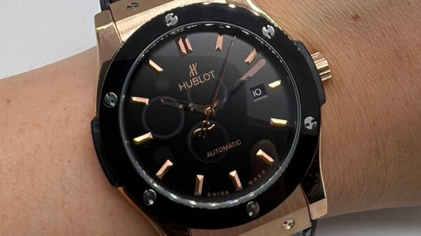 Hublot Classic Fusion 45mm Rosé Mostrador Preto Bisel Preto Puls. Borracha/Couro - Image 3