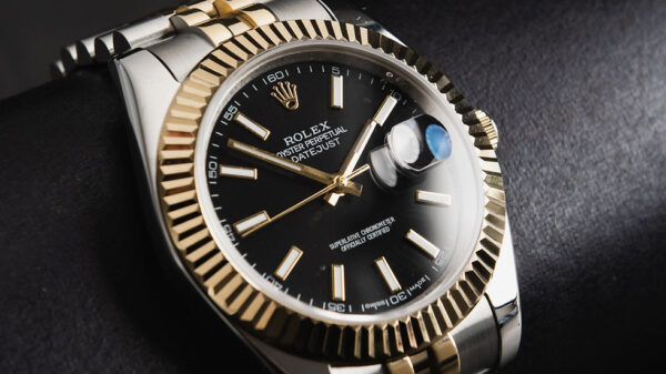 Rolex Datejust 41/36mm Aço/Dourado Mostrador Preto Luneta Canelada Puls. Jubilee