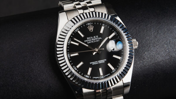 Rolex Datejust 41/36mm Aço Mostrador Preto, Luneta Canelada Pulseira Jubilee - Image 5