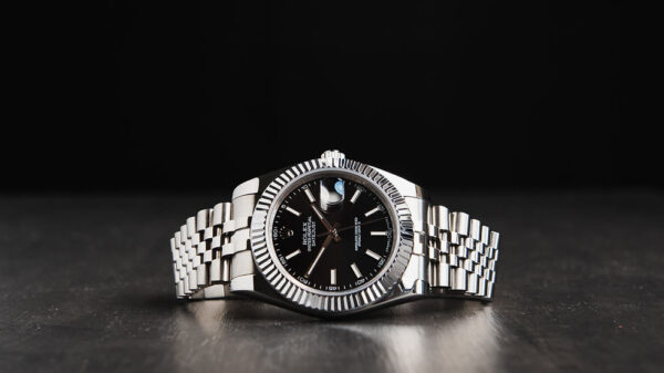 Rolex Datejust 41/36mm Aço Mostrador Preto, Luneta Canelada Pulseira Jubilee - Image 10