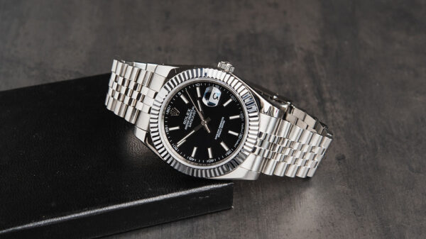 Rolex Datejust 41/36mm Aço Mostrador Preto, Luneta Canelada Pulseira Jubilee - Image 9