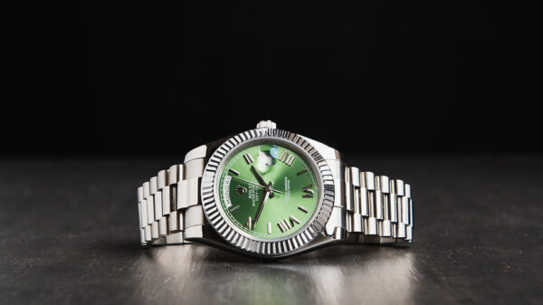 Rolex Day-Date 40mm Aço, Mostrador Verde Luneta Canelada Pulseira President - Image 10