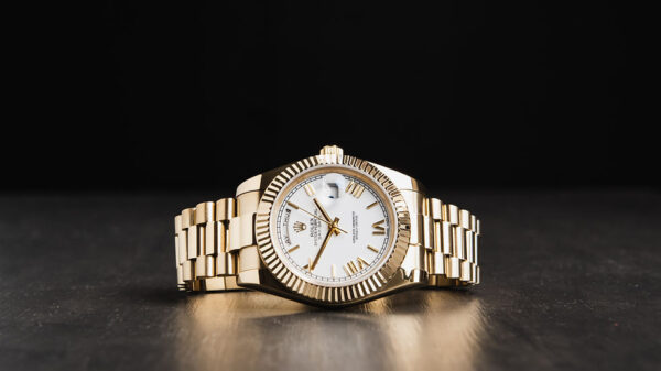 Rolex Day-Date 40mm Dourado, Mostrador Branco Luneta Canelada Pulseira President - Image 10