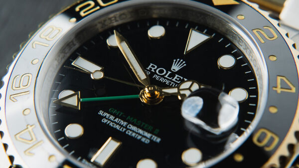 Rolex GMT-Master II 40mm Aço/Dourado Mostrador Preto Luneta Preta Puls. Oyster - Image 4