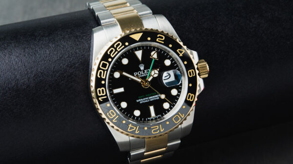 Rolex GMT-Master II 40mm Aço/Dourado Mostrador Preto Luneta Preta Puls. Oyster