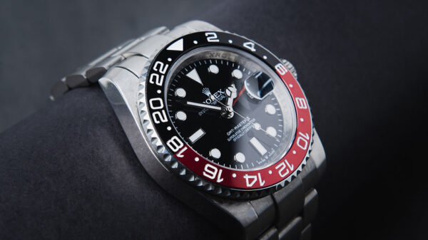 Rolex GMT Master II Coca 40mm Mostrador Preto Luneta Preto/Vermelho Puls. Oyster