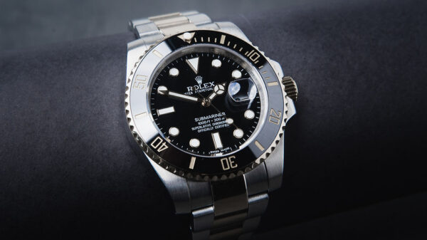 Rolex Submariner Date 41mm Aço/Dourado Mostrador Preto Luneta Preta Puls. Oyster