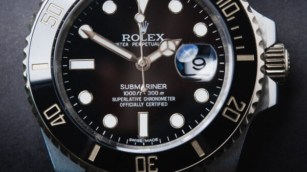 Rolex Submariner Date 41mm Aço/Dourado Mostrador Preto Luneta Preta Puls. Oyster - Image 6