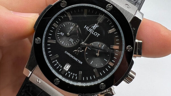 Hublot Classic Chrono 45mm Aço Mostrador Preto Bisel Aço Pulseira Borracha/Couro